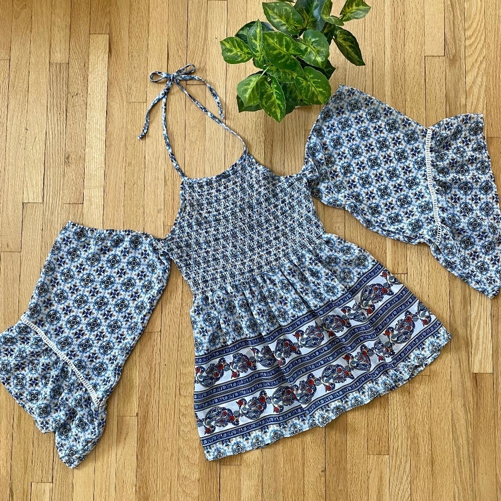 Taylor & Sage Boho Off-Shoulder Smocked Halter‎ Top with Bell Sleeves – Size XS